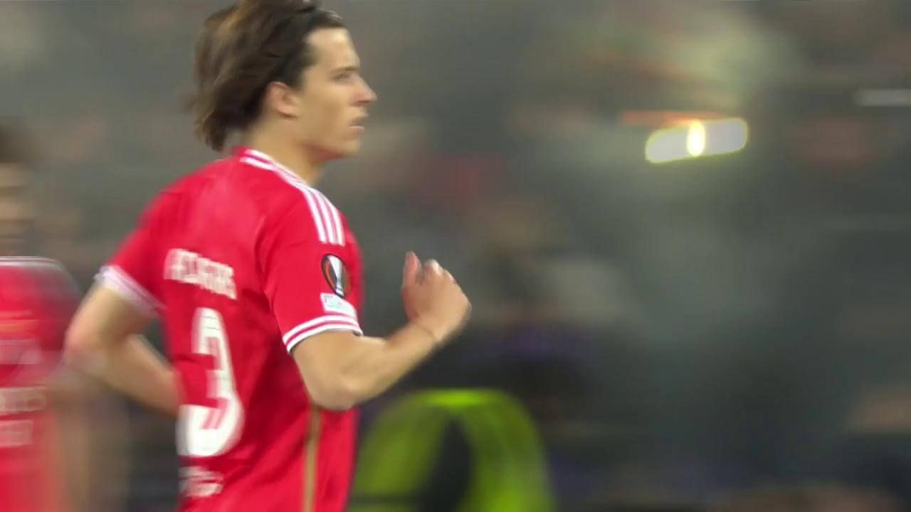 Álvaro Carreras con el Benfica