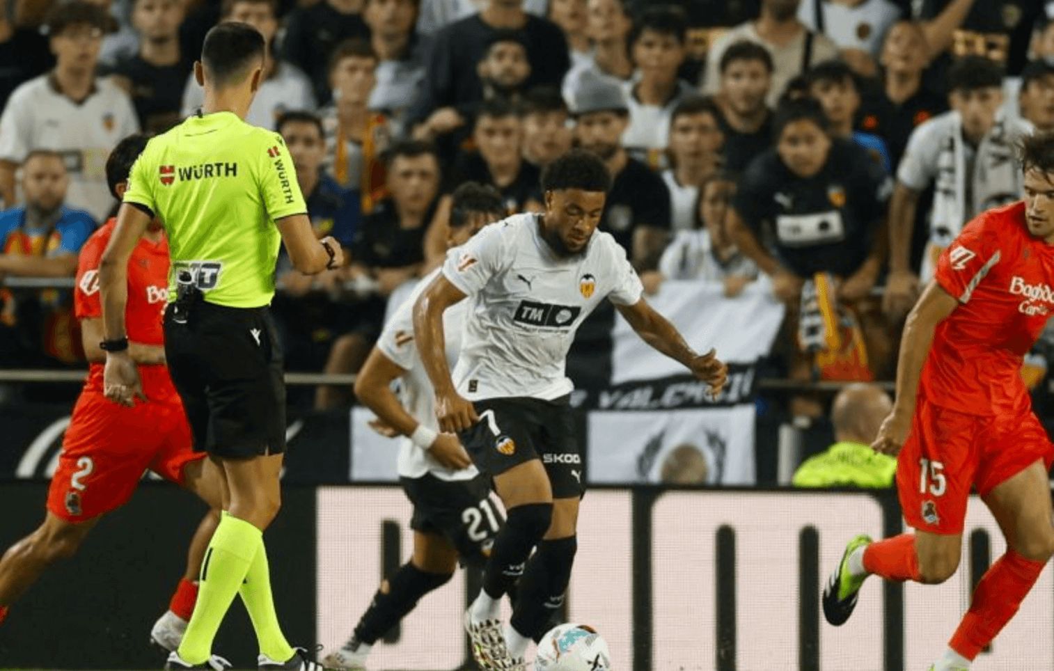 Arnaut Danjuma debuta con el Valencia CF