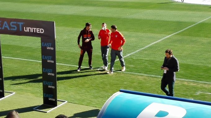 Jugadores rojiblancos sobre el césped.