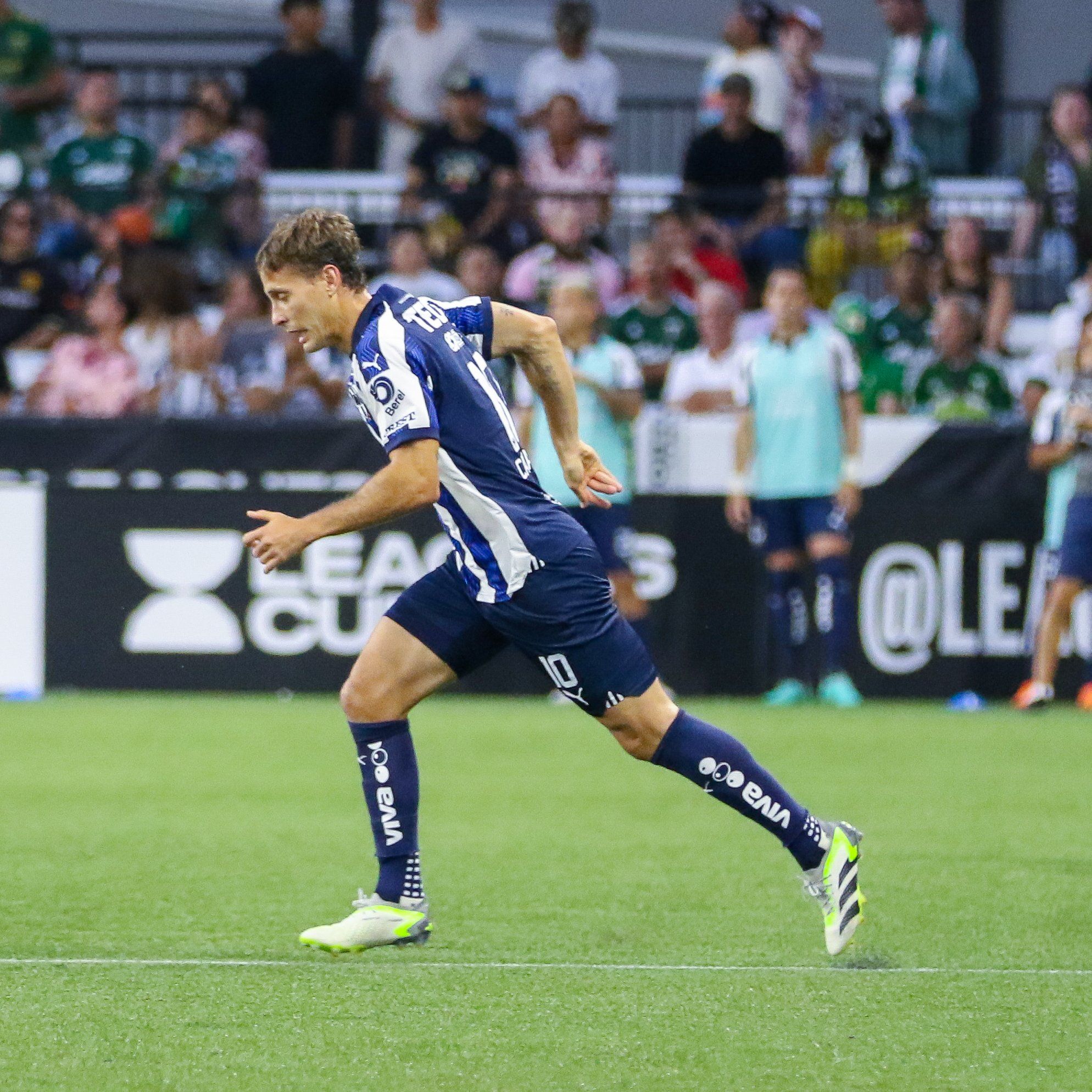  Canales, en su debut con Rayados.