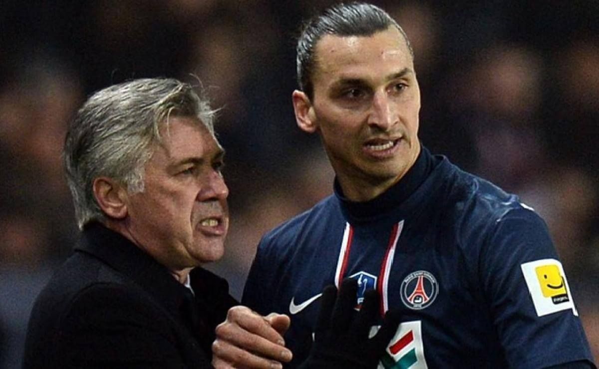 Carlo Ancelotti y Zlatan Ibrahimovic, durante un partido del PSG.