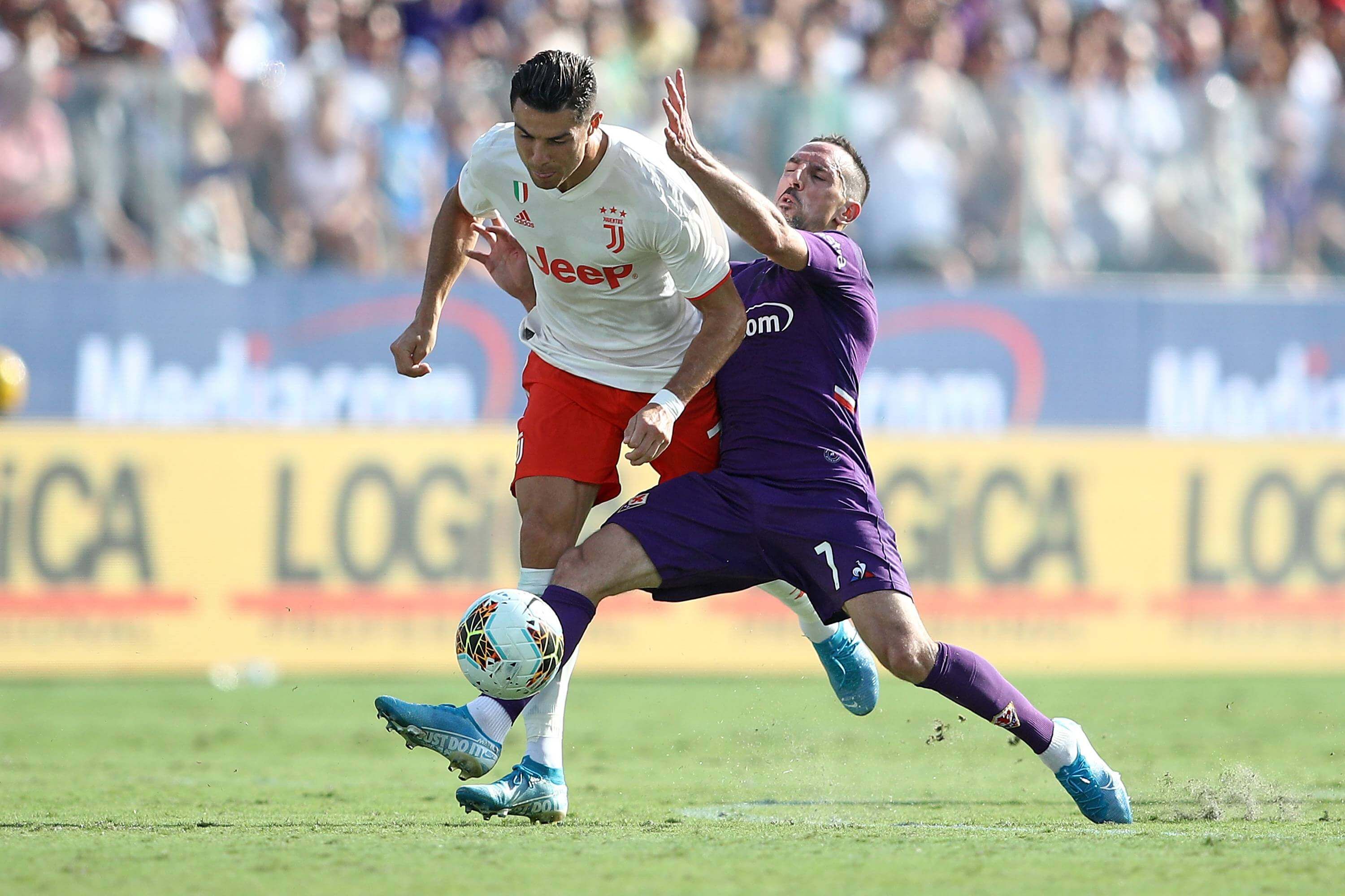  Cristiano Ronaldo y Franck Ribery en un Juventus-Fiorentina (Fuente: Cordon Press)