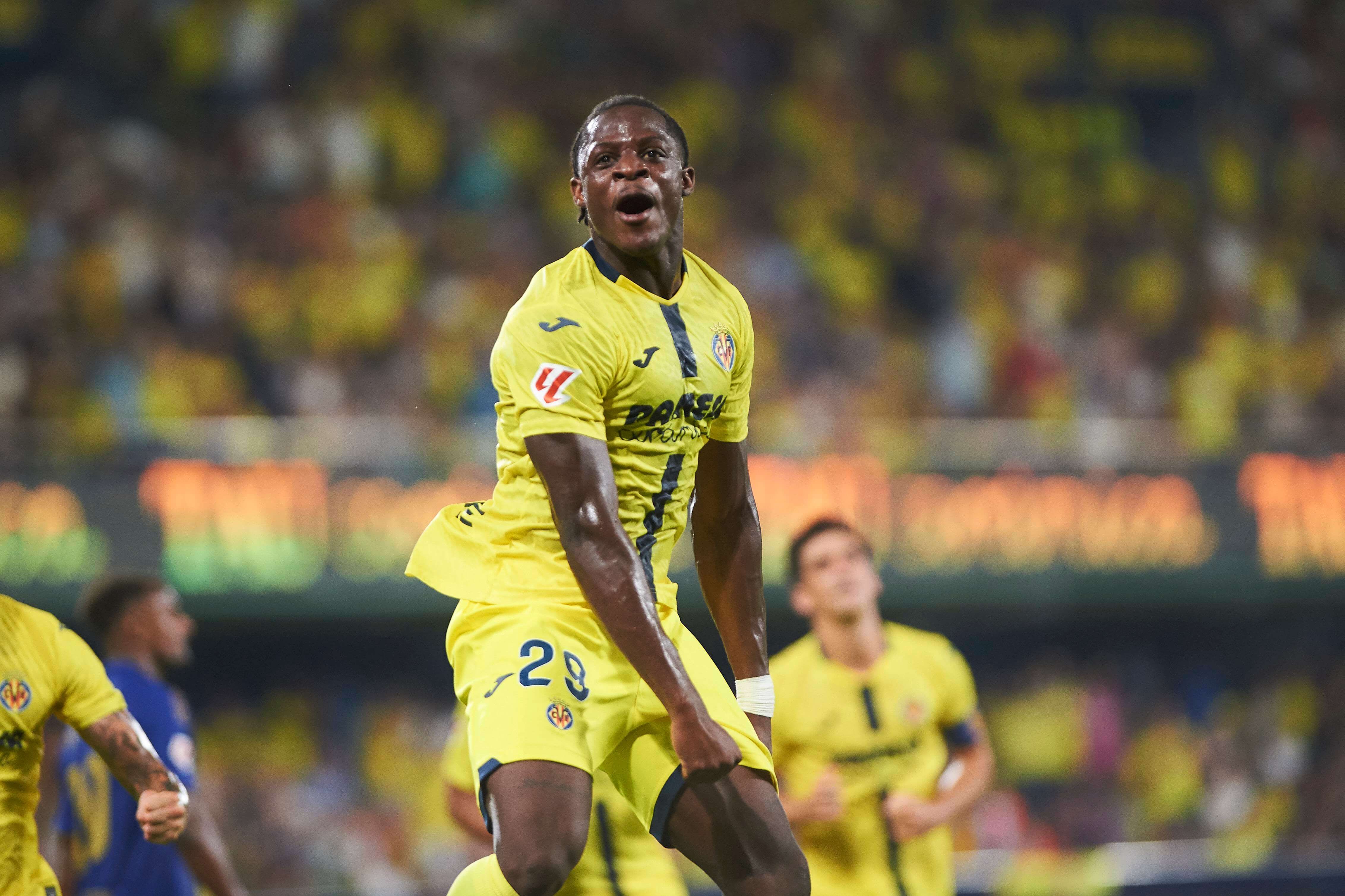  Etta Eyong, en un partido con el Villarreal.