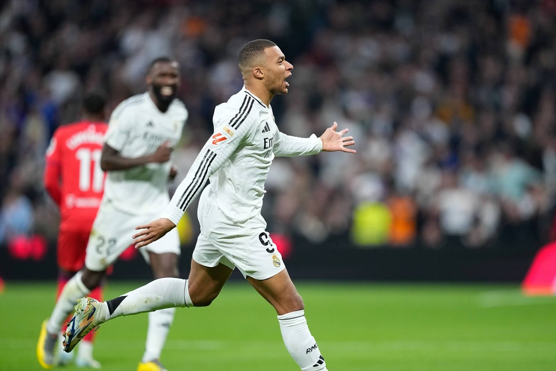  Kylian Mbappé celebra su gol contra el Sevilla FC en el Bernabéu (Europa Press)