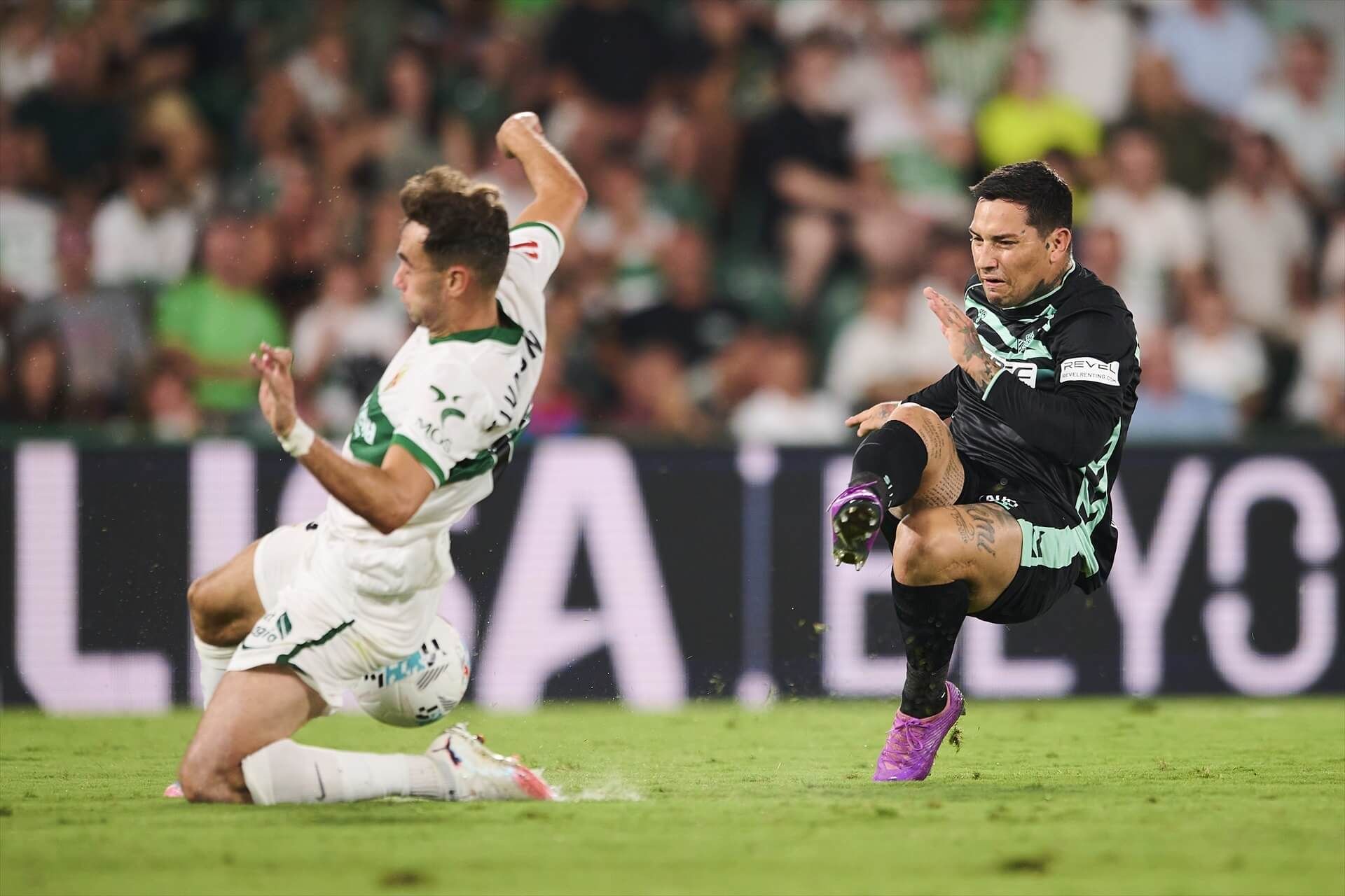  Chimy Ávila, ante el Elche