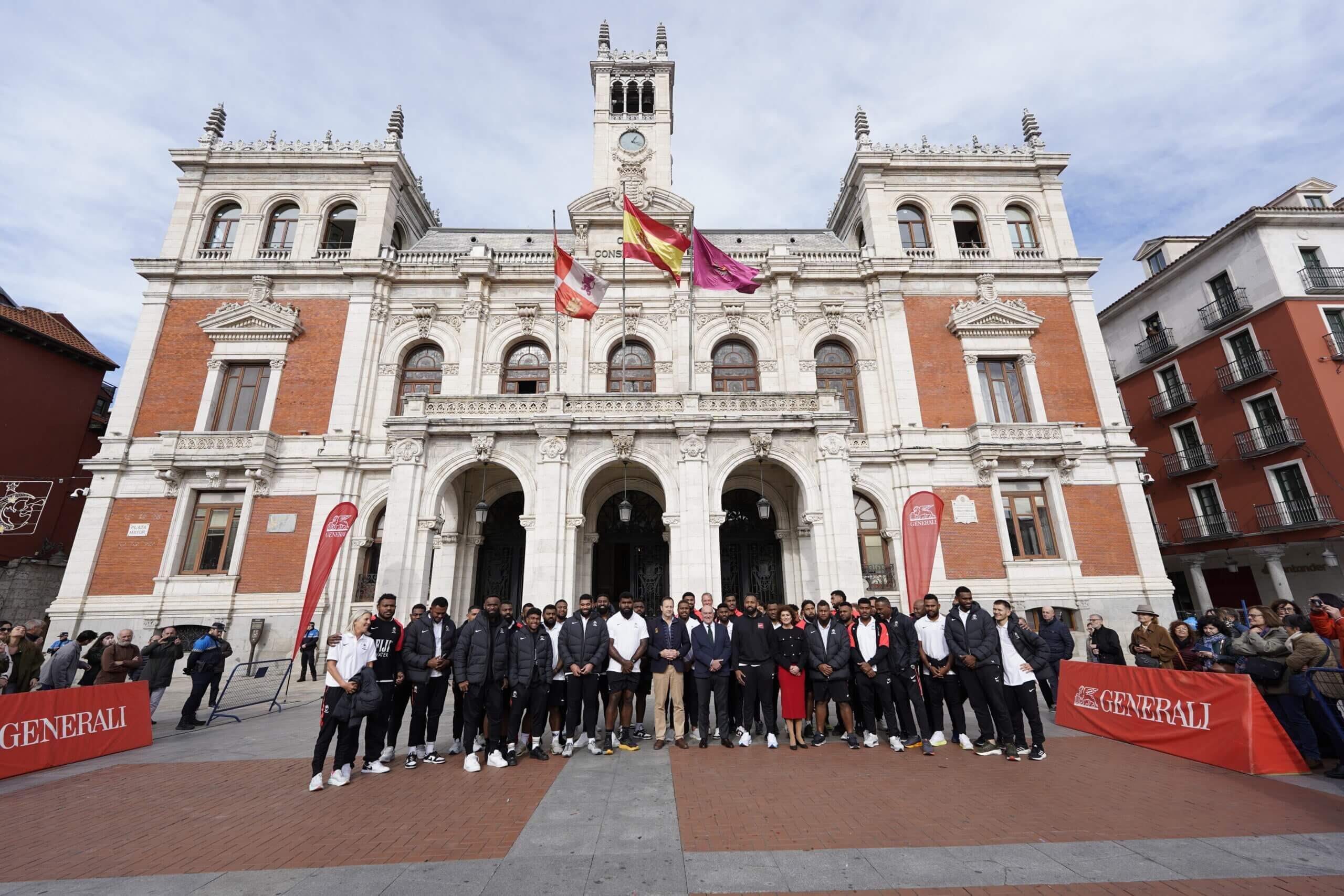  La Selección de Fiyi, recibida en el ayuntamiento de Valladolid (Federación Española de Rugby)