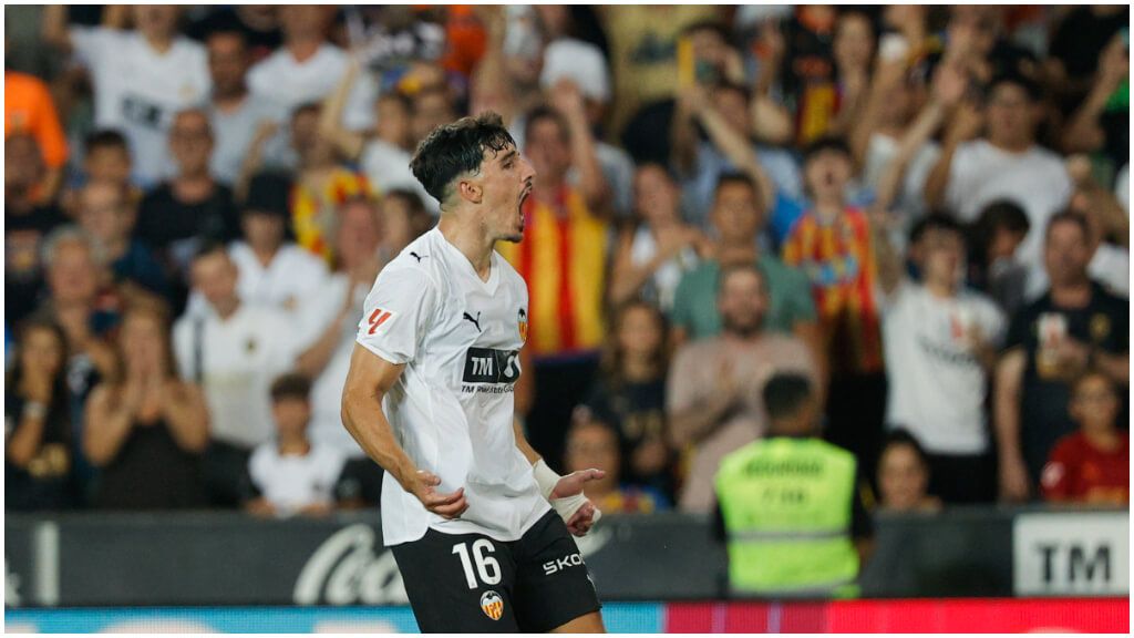 Diego López celebra su gol frente a la Real Sociedad. (EFE)