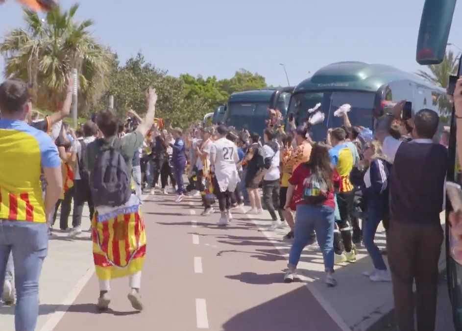  La afición llega a Almería.