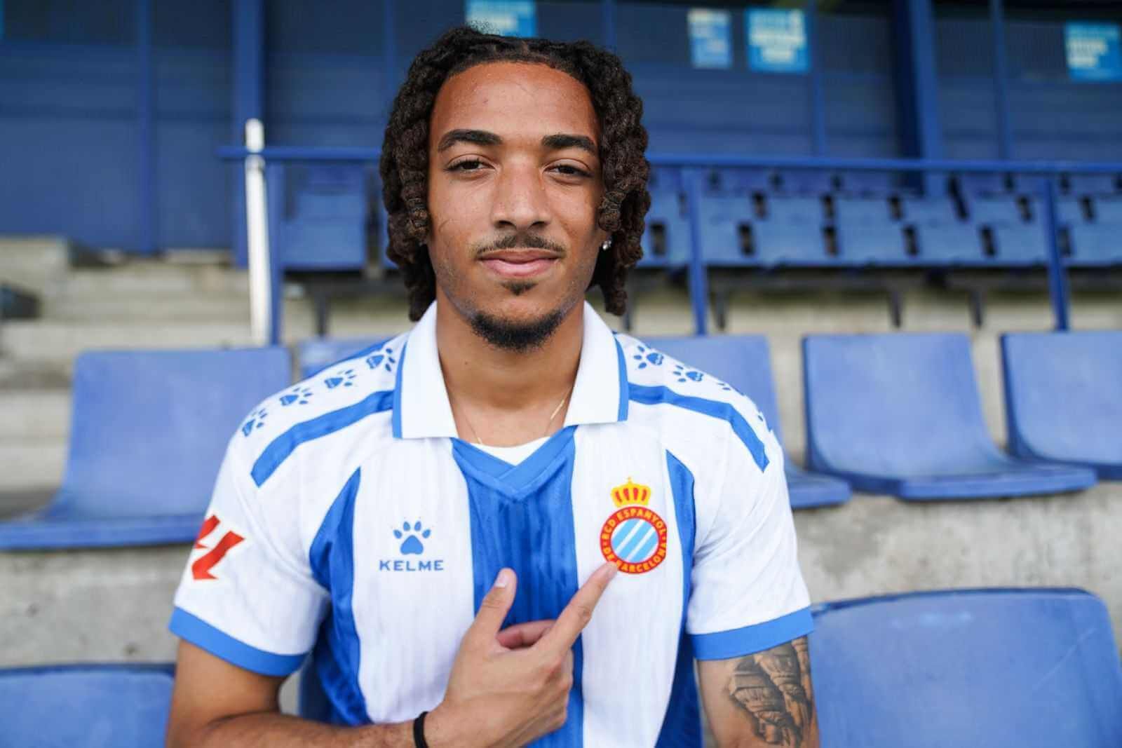 Luca Koleosho, presentado como nuevo fichaje del Espanyol.