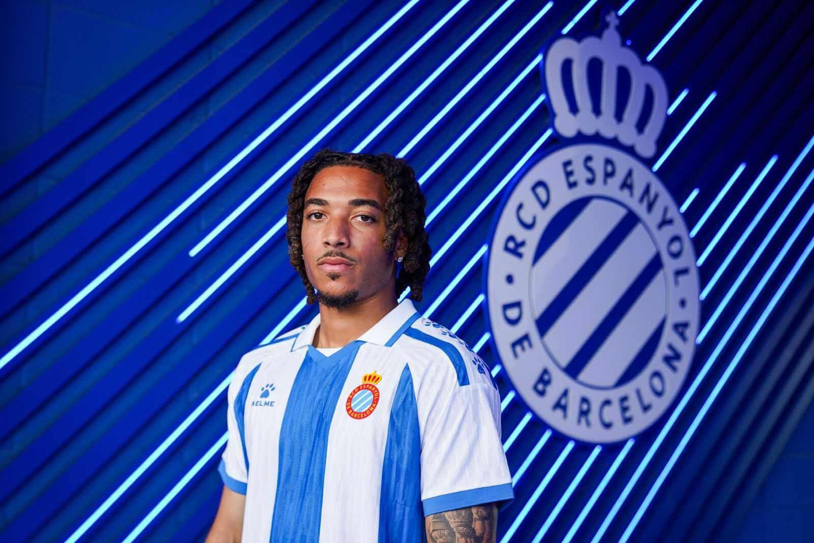 Luca Koleosho, presentado como nuevo fichaje del Espanyol (Foto: RCDE).