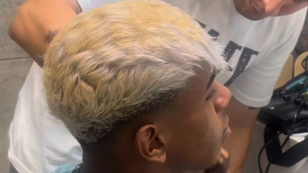  Lamine Yamal con su nuevo peinado (Fuente: X)