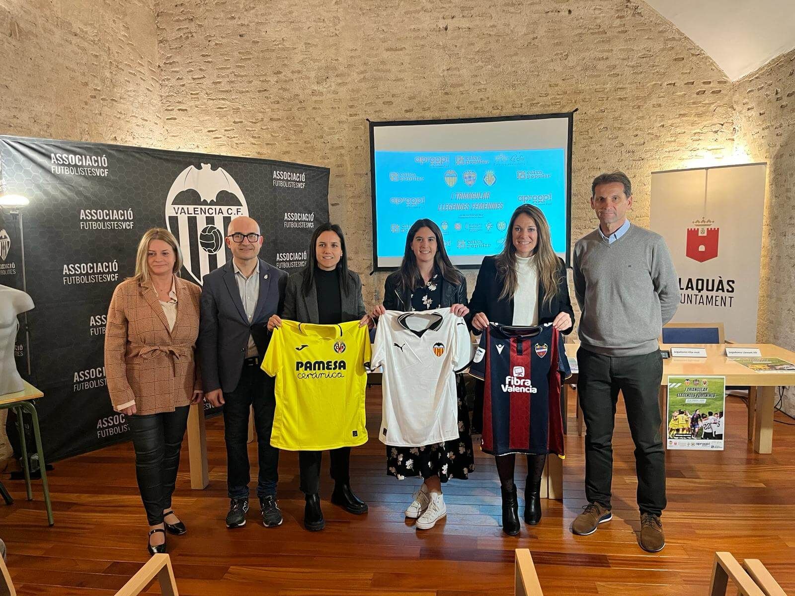  Primer triangular de Leyendas Femeninas en España