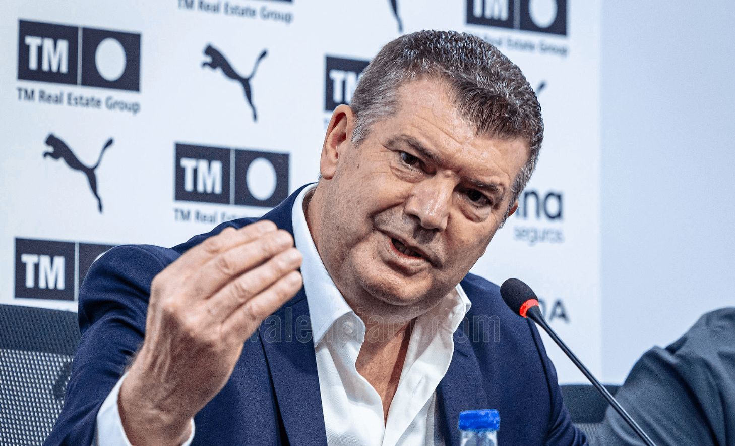  Ron Gourlay habló de los fichajes