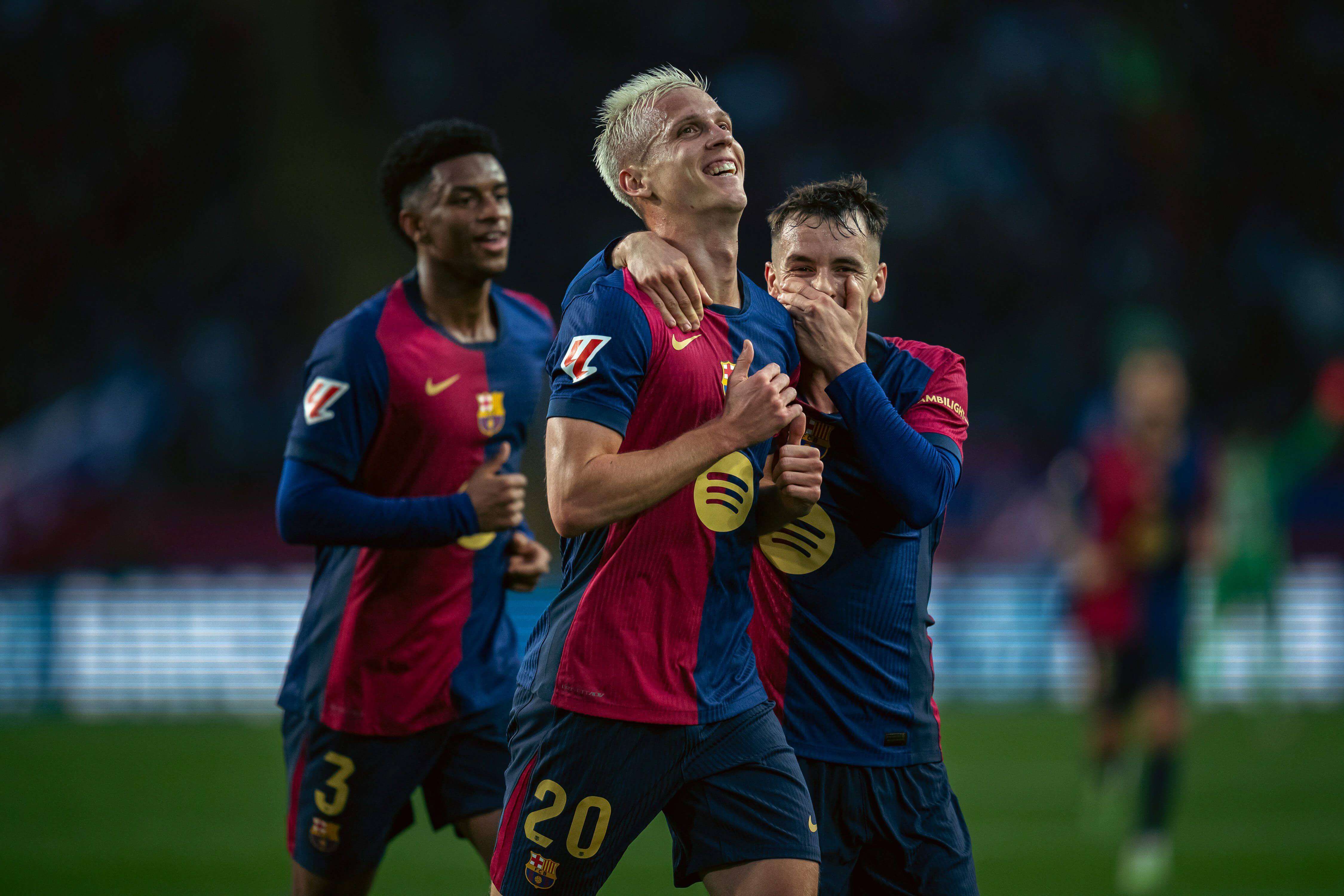  Dani Olmo celebrando un gol con el Barcelona (Cordon Press)