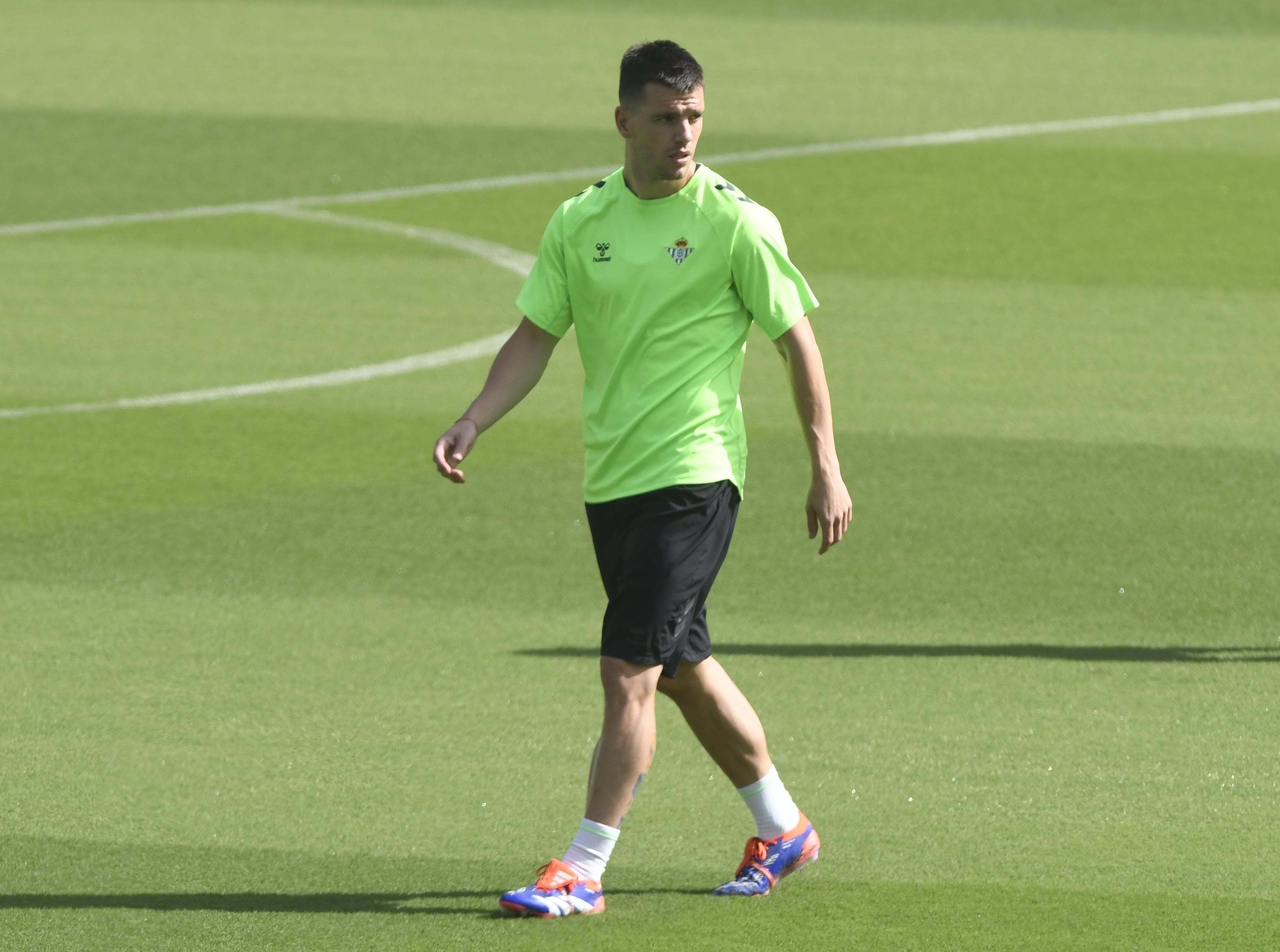  Lo Celso, en un entrenamiento con el Betis.
