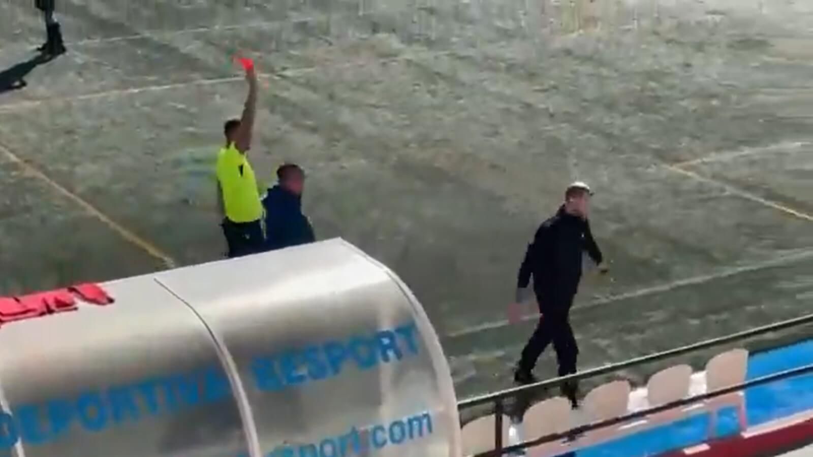  Entrenador del Atlético Espeleño agrede al árbitro.