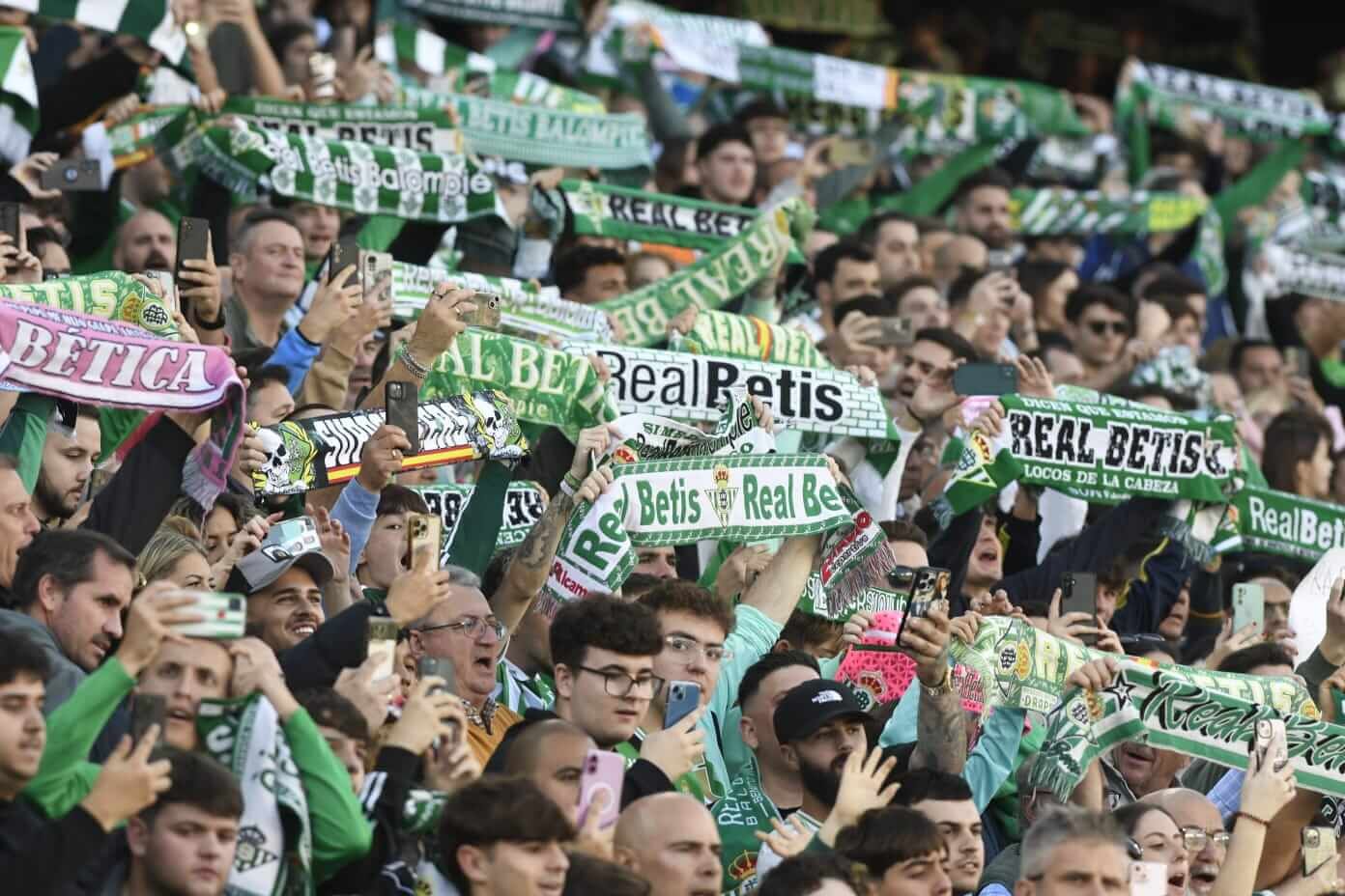  Imagen de la afición del Real Betis en la previa de un encuentro.