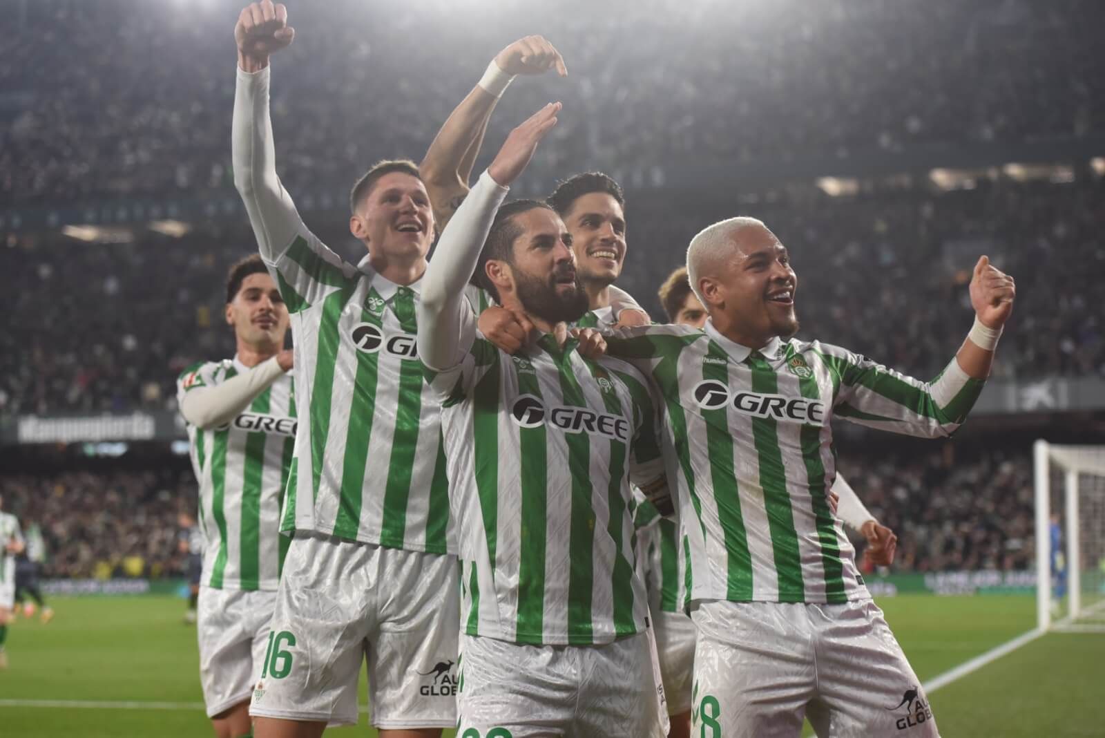 La celebración del gol de Isco contra el Rayo