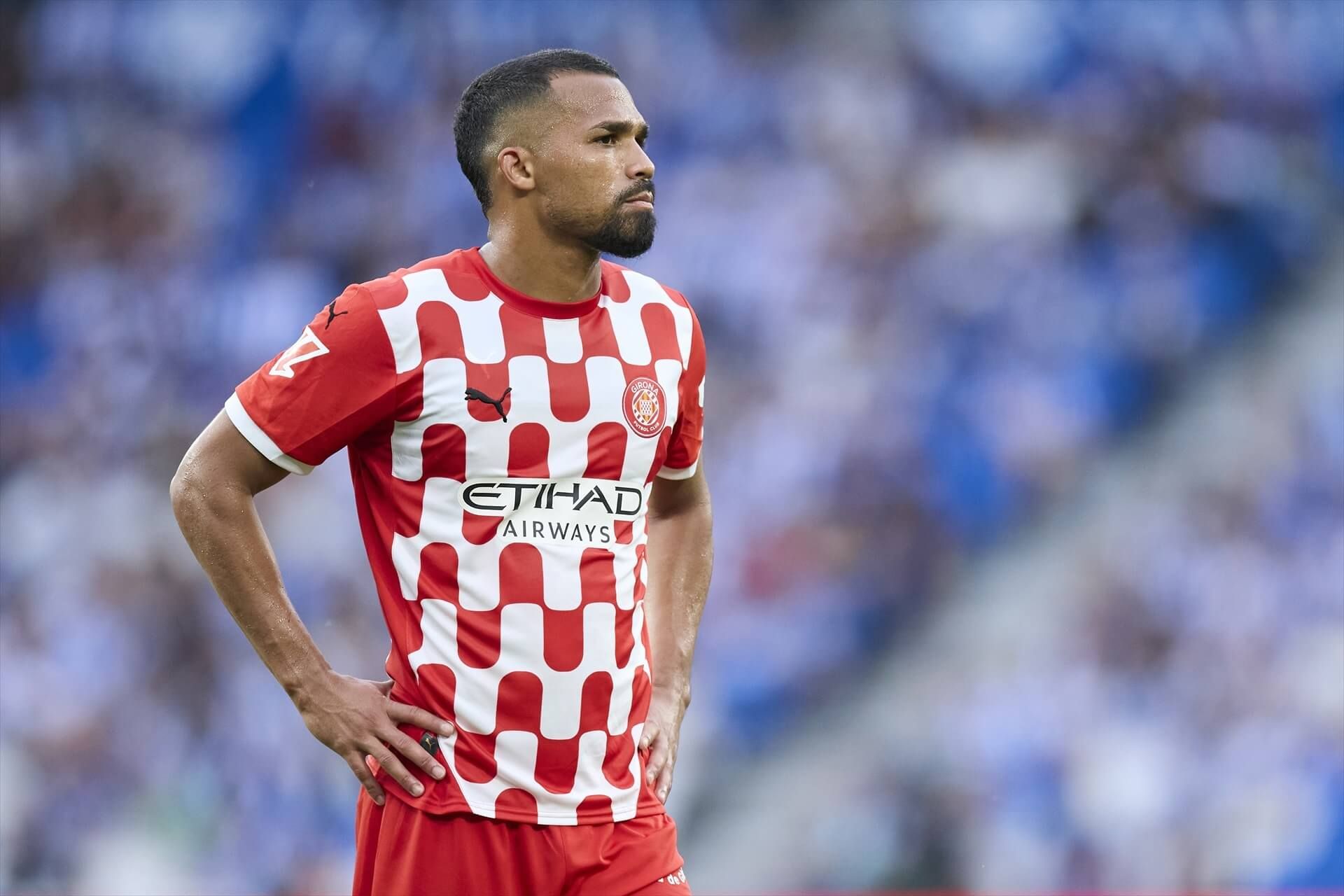  Yangel Herrera, con los brazos en jarra en el Real Sociedad-Girona.