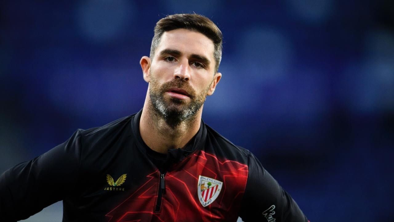 Yeray calienta ante el Valladolid en Zorrilla.