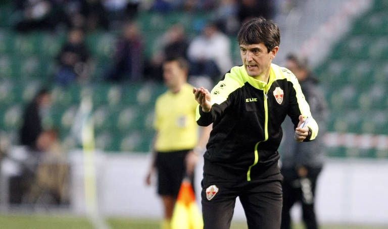  Juan José Rojo Martín, Pacheta, técnico del Elche, durante un partido.
