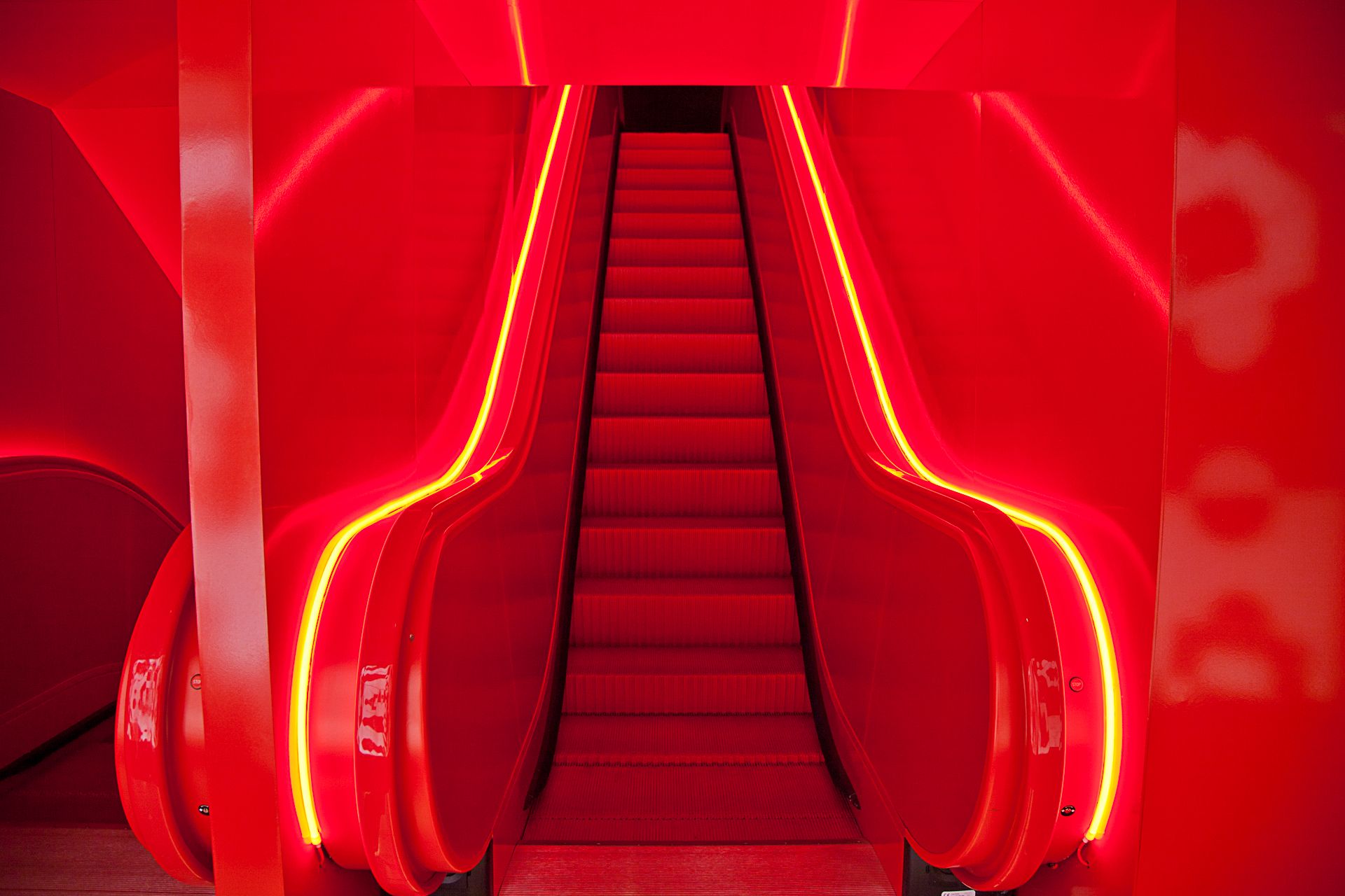 La espectacular escalera mecánica del Museo de San Mamés.