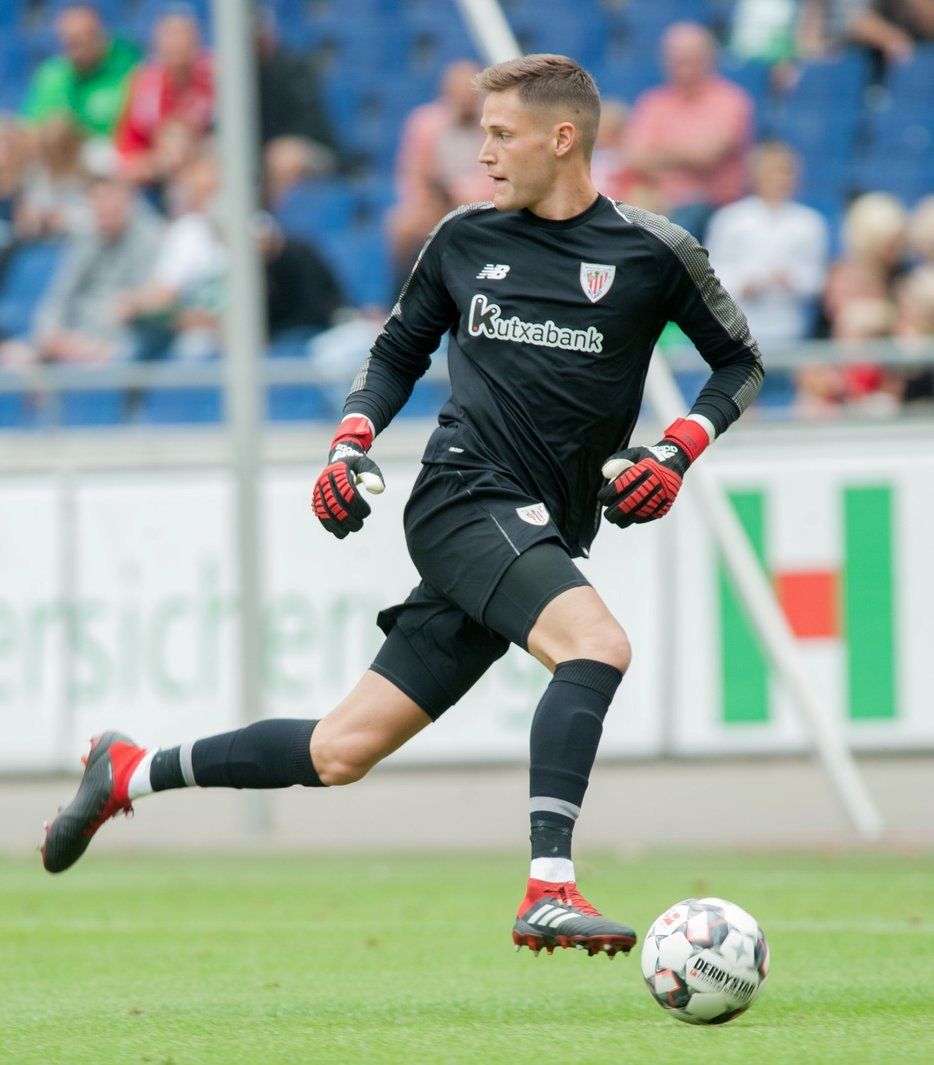 Álex Remiro en un partido de pretemporada.