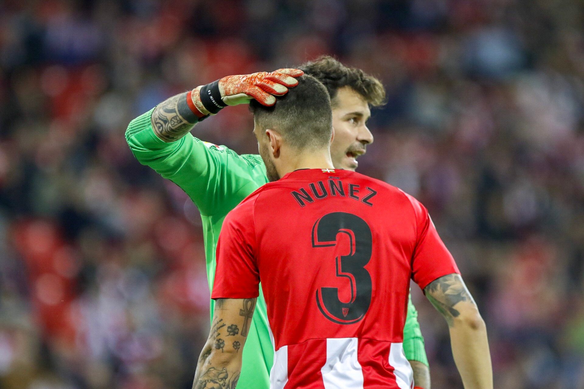 Herrerín felicita a Núñez.