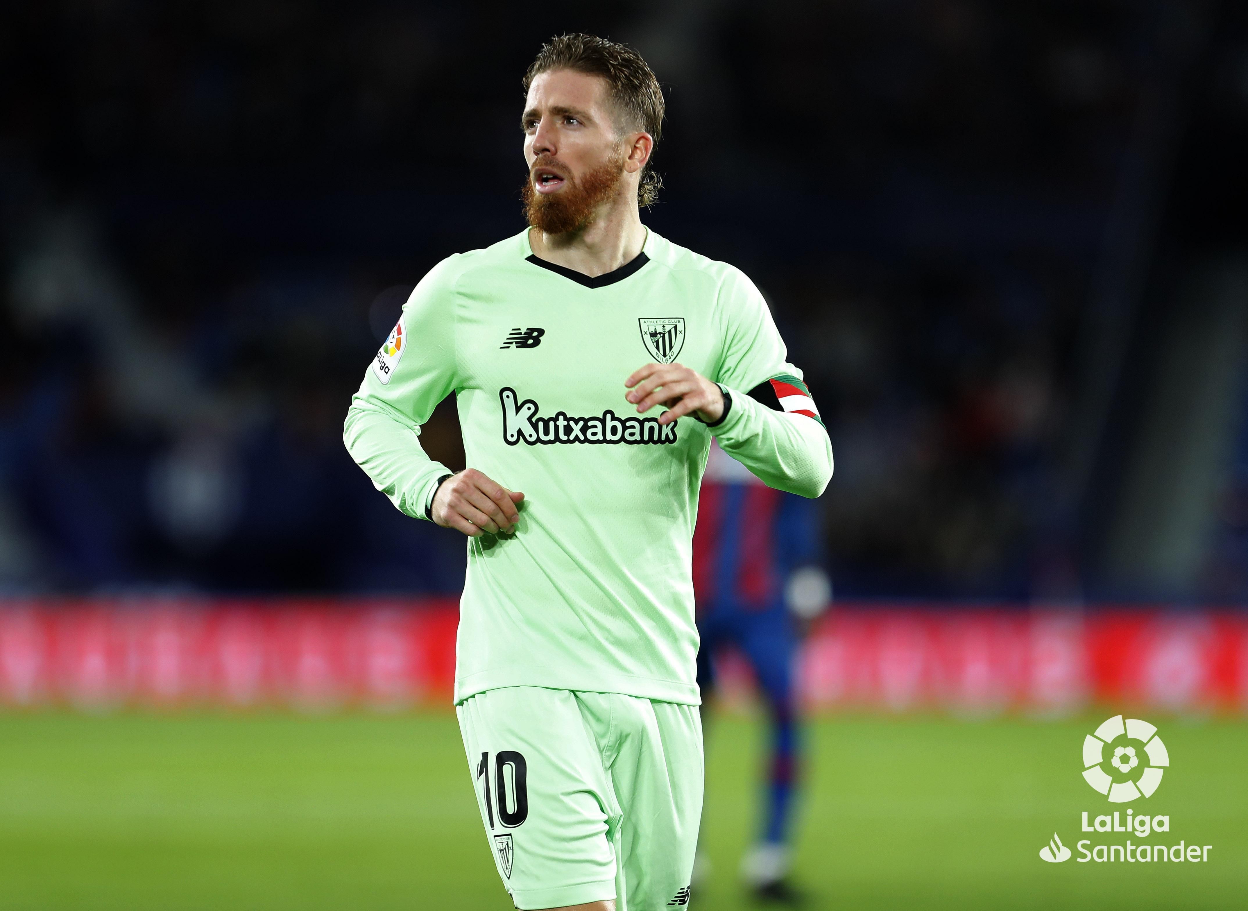  Iker Muniain, ante el Levante en Orriols.