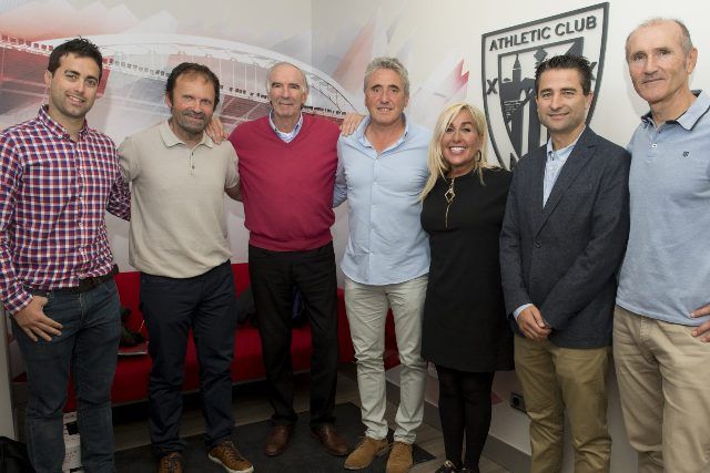 José Angel Iribar y María Tato junto a Iñaki Alonso y Joseba Agirre.