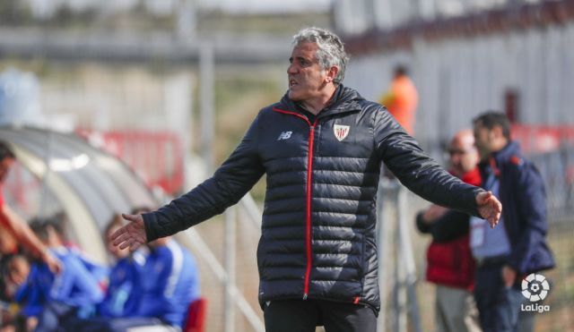  Joseba Agirre en el partido frente al Sevilla.