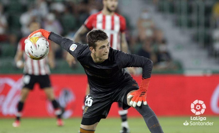 Julen Agirrezabala, durante el partido ante el Elche.
