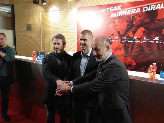  Rafa Alkorta y Aitor Elizegi han respaldado a Gaizka Garitano en San Mamés.