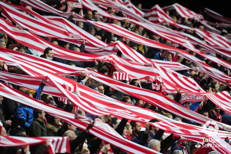  Buen ambiente en San Mamés antes del inicio de un Athletic-Levante previo a la pandemia.