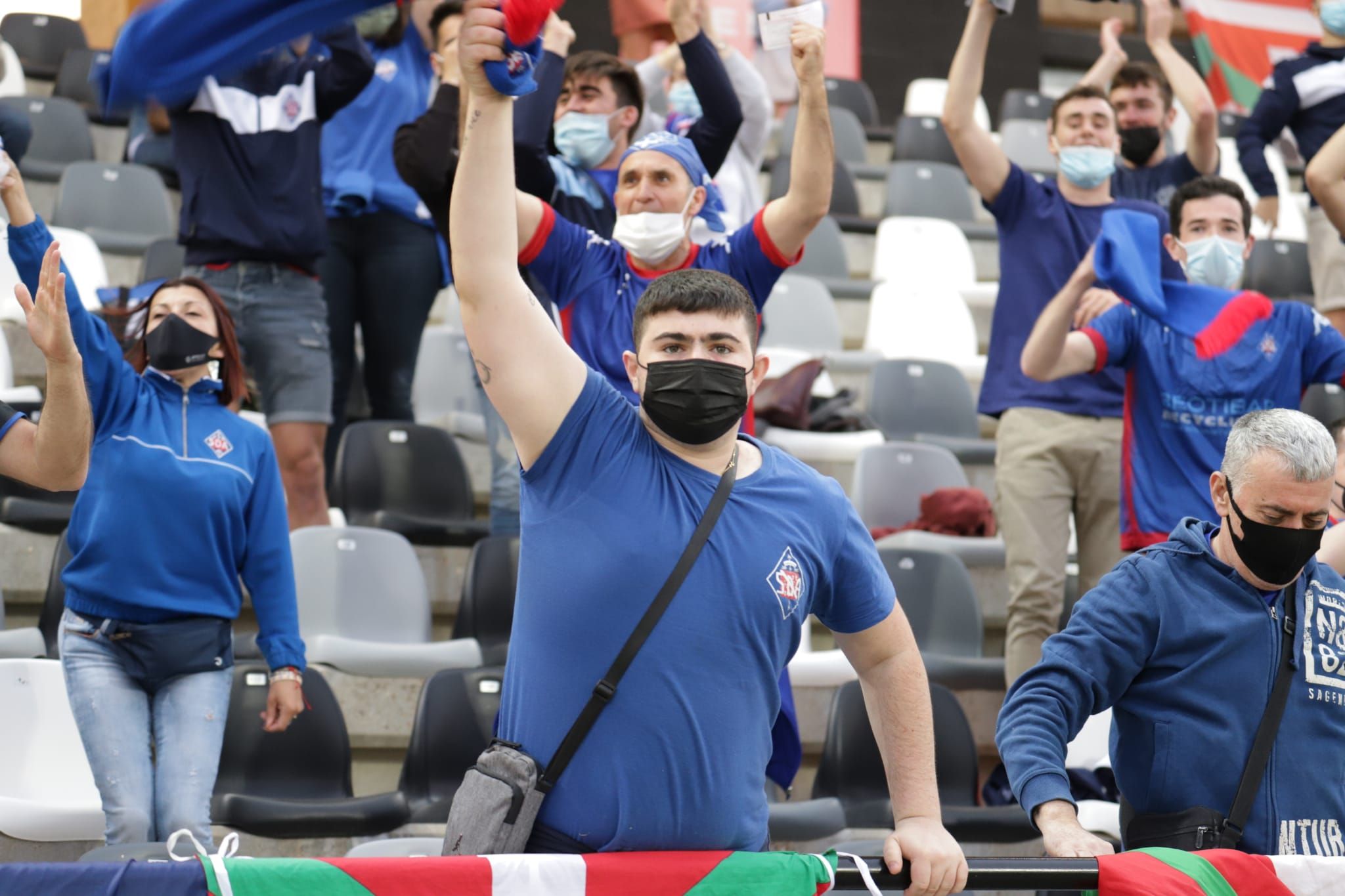 La afición de la SD Amorebieta no ha callado en la final disputada en Badajoz por el ascenso a Segunda división.