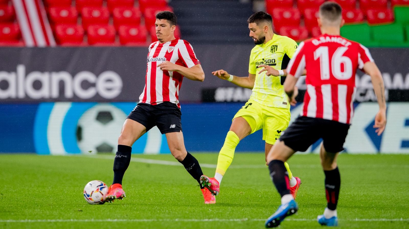  Ander Capa, ante el Atlético en San Mamés.