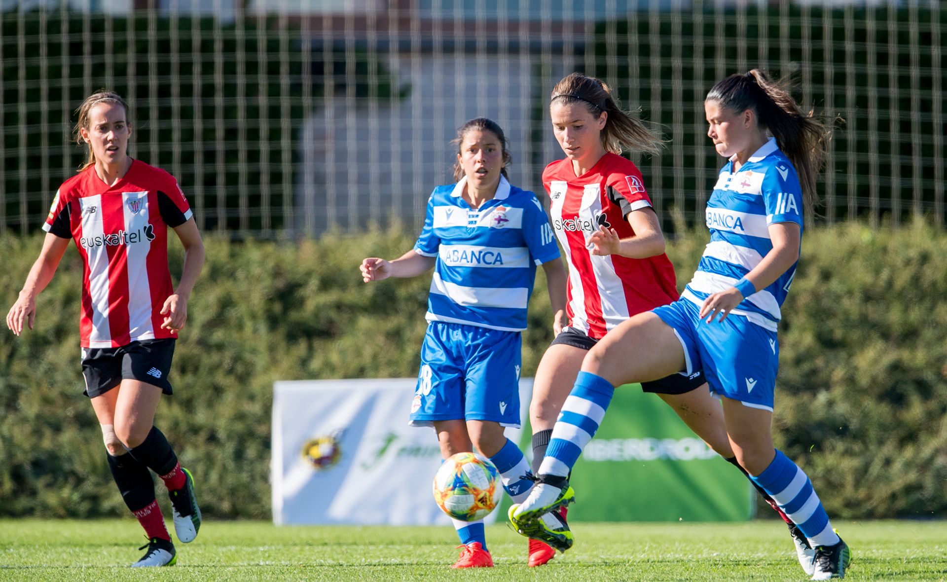  Damaris Egurrola frente al Deportivo en Lezama.