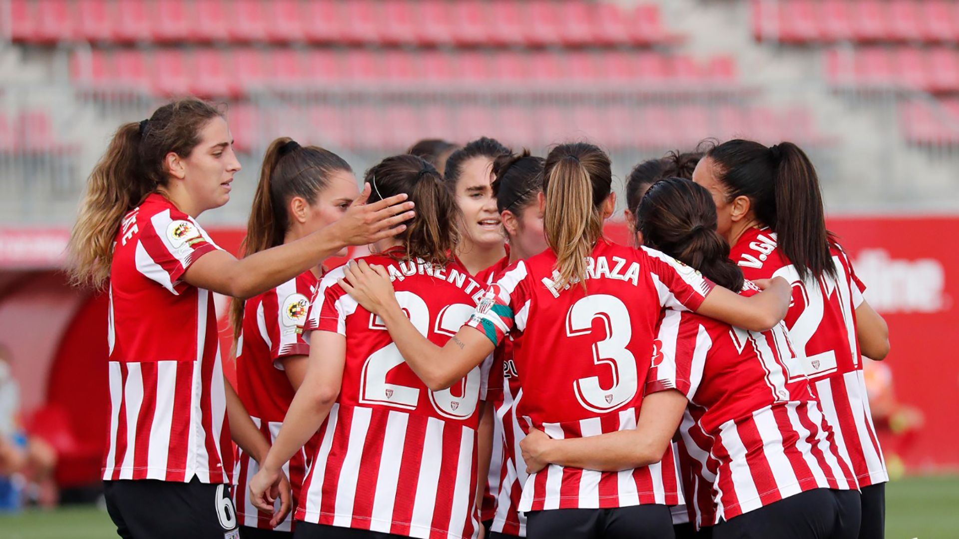  Las jugadoras del Athletic Femenino celebran un gol en Sevilla