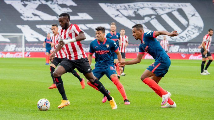  Iñaki Williams ante el Sevilla en San Mamés,.