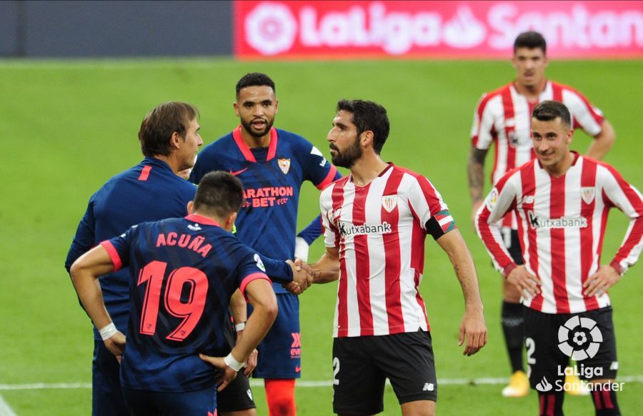  Pique entre Julen Lopetegui y Raúl García en el partido de San Mamés.