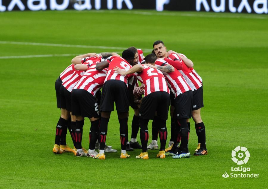 La piña del once del Athletic Club, antes de un partido de esta temporada 2020/21.