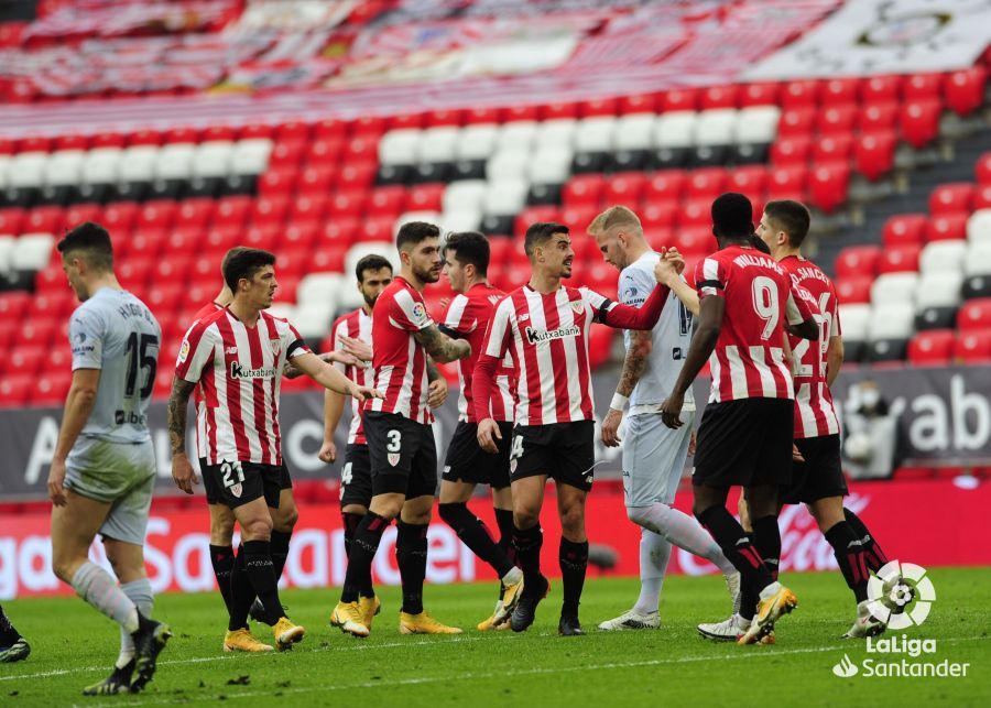  Los jugadores del Athletic celebran el primer gol ante el Valencia.