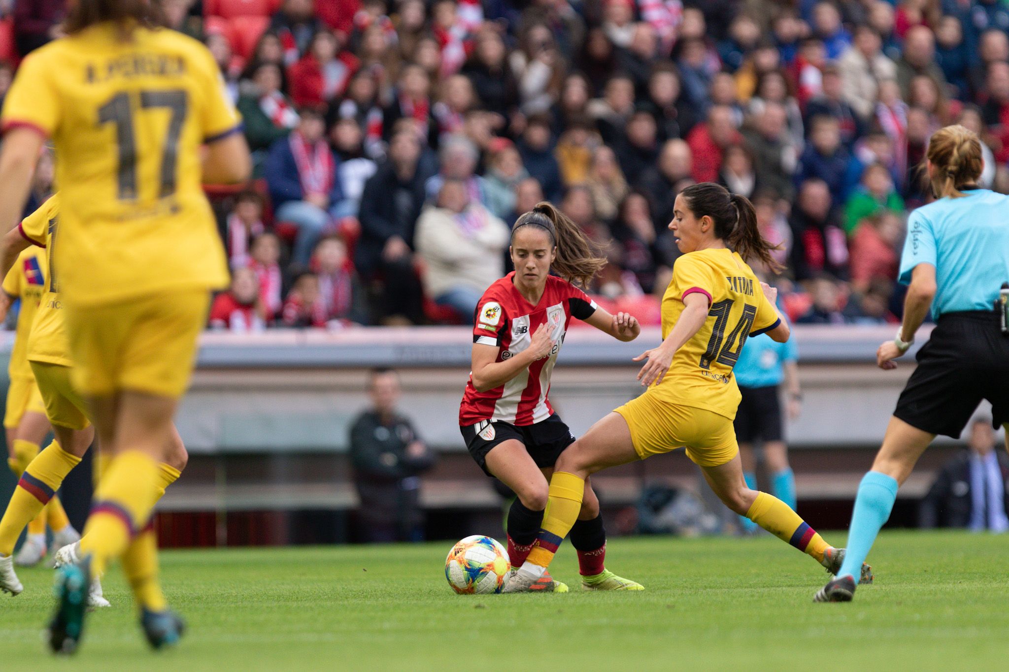 El Athletic Femenino jugó ante el Barça en San Mamés.