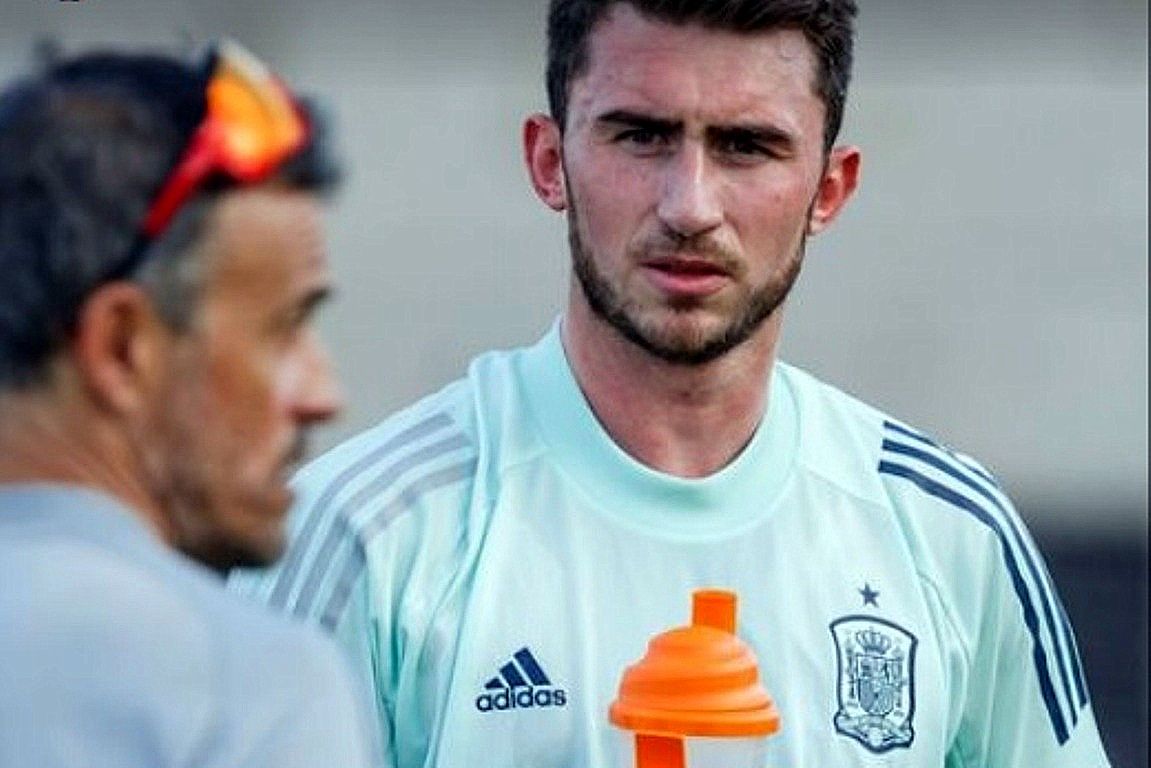  Aymeric Laporte entrena en Las Rozas con Luis Enrique Martínez.