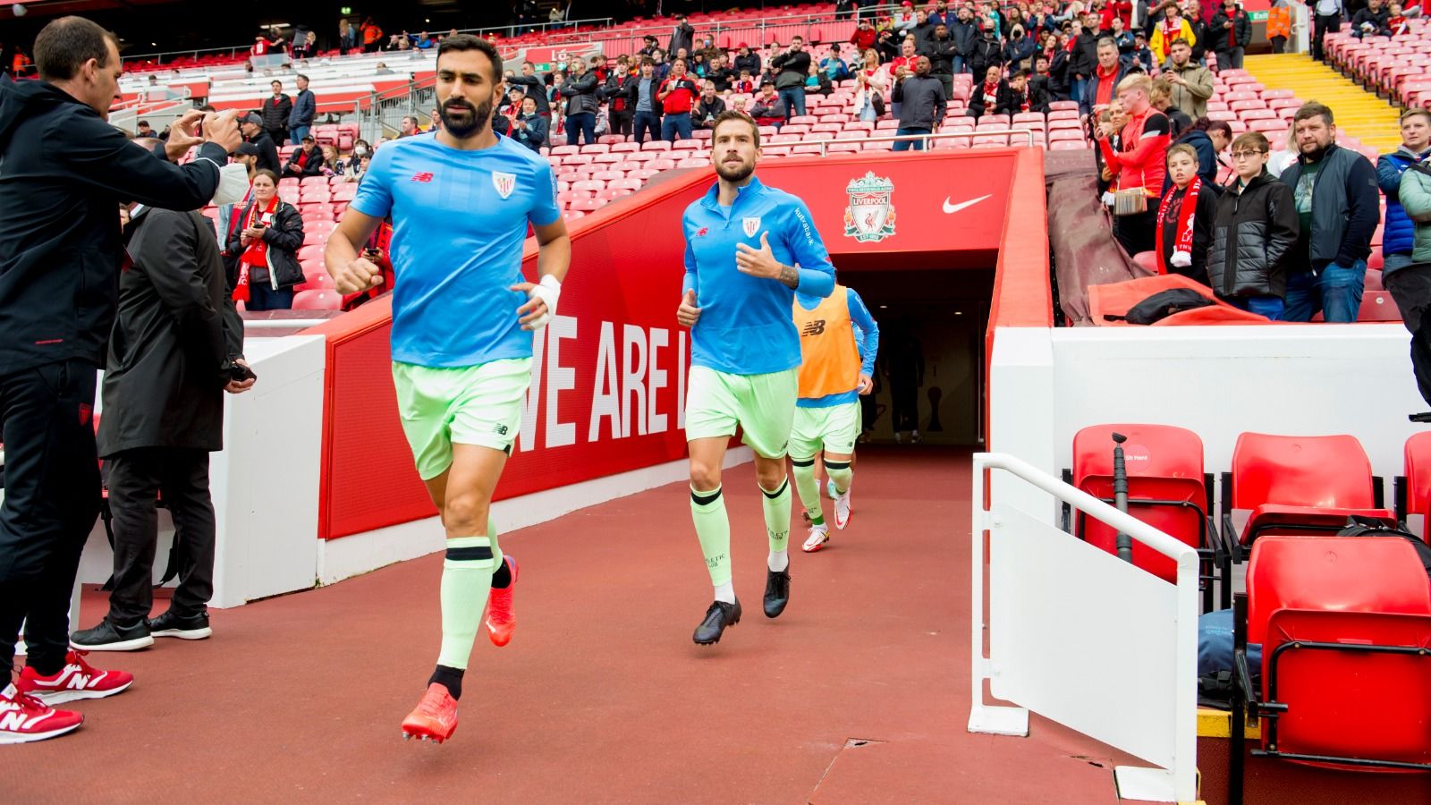  Mikel Balenziaga e Iñigo Martínez saltan a Anfield.