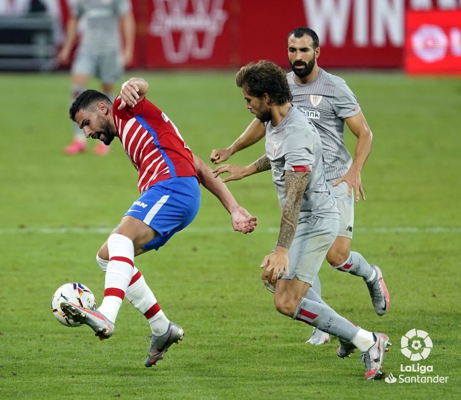 Balenziaga e Iñigo Martínez en la derrota de Granada.