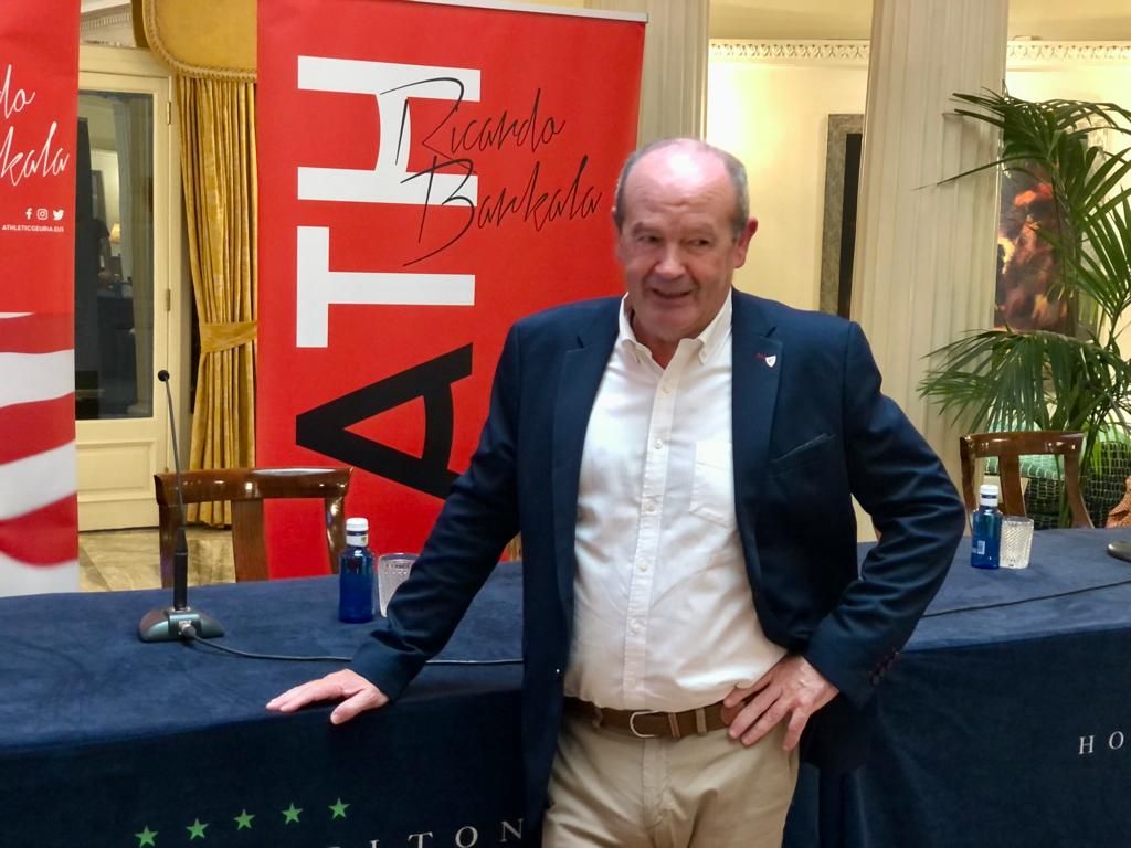 El candidato Ricardo Barkala en su cierre de campaña.