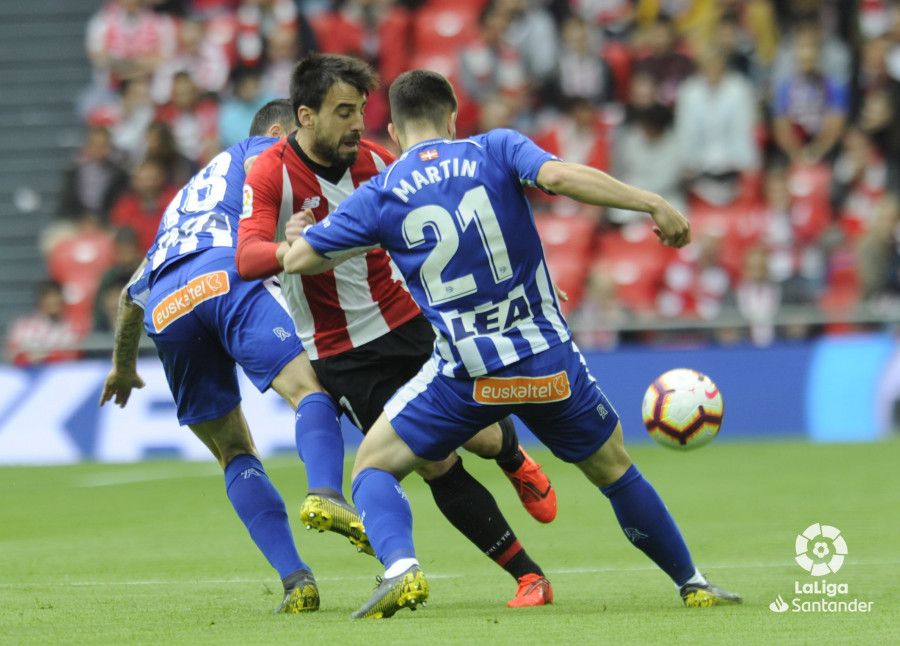 Beñat Etxebarria iba a meter uno de los goles de la temporada para el Athletic Club.
