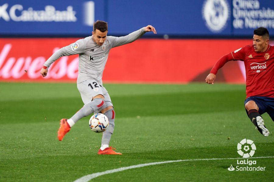  Disparo de Álex Berenguer en El Sadar.