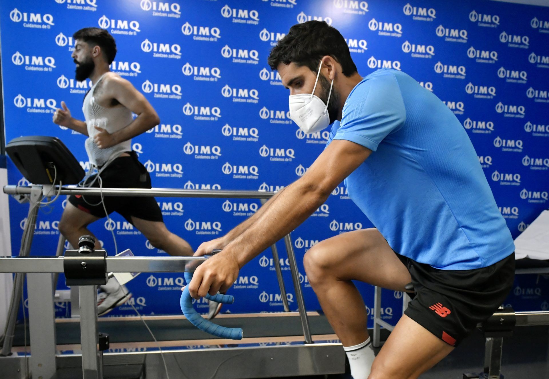  Villalibre y Raúl García comparten sus pruebas médicas de esta pretemporada.